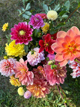 Load image into Gallery viewer, 9 Bouquet Flower Subscription
